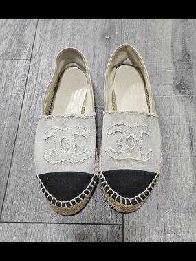 CHANEL Cream Canvas Espadrilles with Black Cap Toe